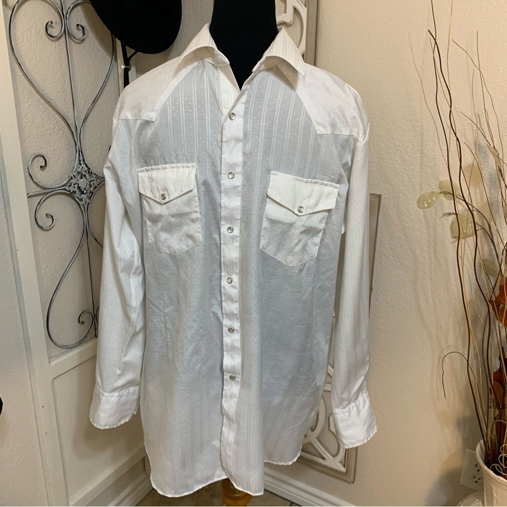 Vintage western long sleeve, pearl whites snaps, sheer fabric shirt.